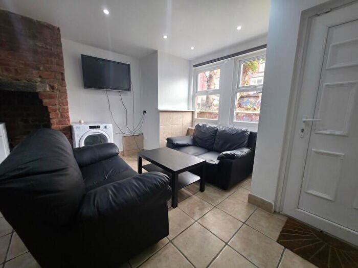 3 Bedroom End Of Terrace House To Rent In Wrangthorne Avenue, Hyde Park, Leeds, LS6