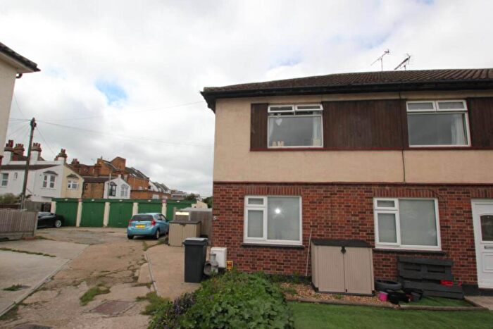 2 Bedroom Flat For Sale In Plas Newyyd Close, Southend On Sea, SS1