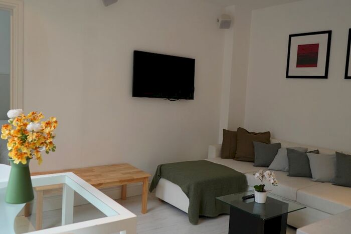 1 Bedroom Flat To Rent In Harrowby Street, Marylebone, London, W1H