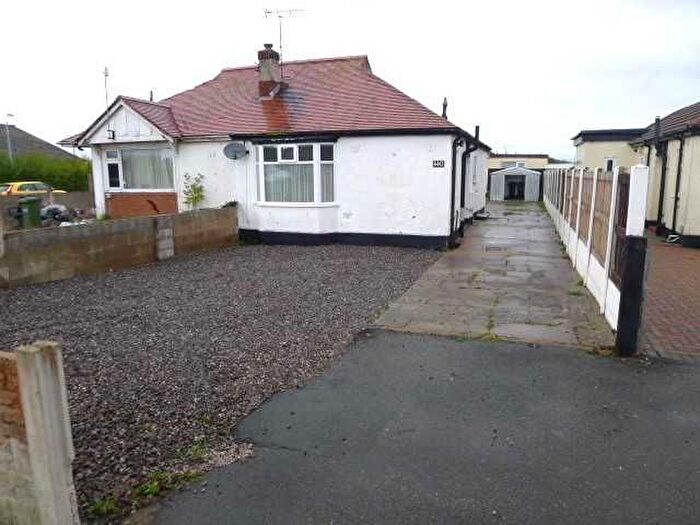 2 Bedroom Bungalow To Rent In Coast Road, Rhyl, LL18