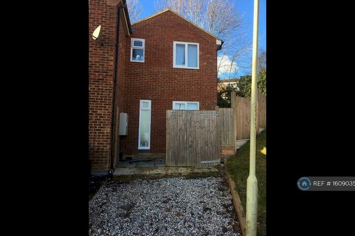 1 Bedroom Flat To Rent In Goudhurst Close, Canterbury, CT2
