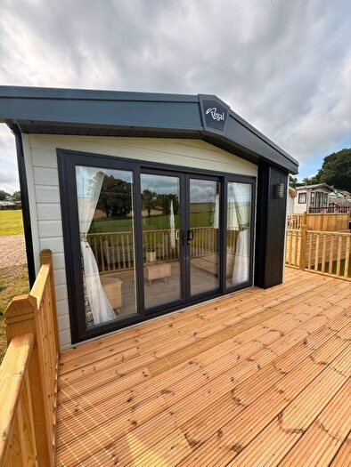 3 Bedroom Mobile/park Home For Sale In Tedburn St. Mary, Exeter, EX6