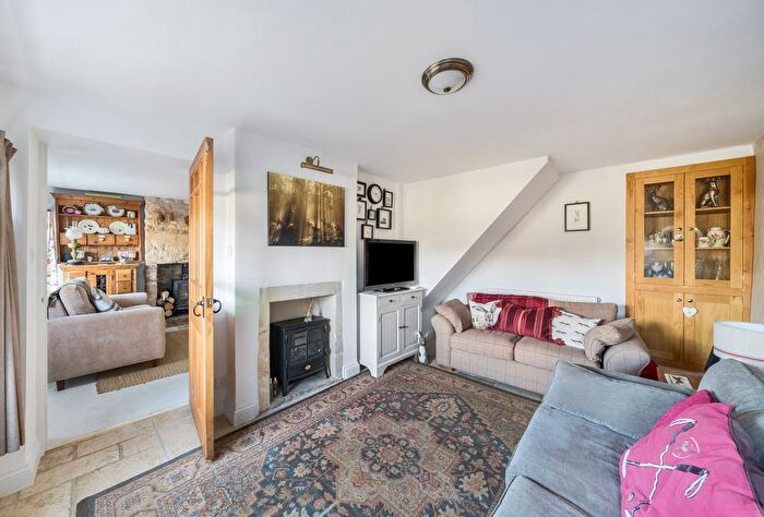 4 Bedroom Semi-Detached House For Sale In Summer Street, Stroud, Gloucestershire, GL5