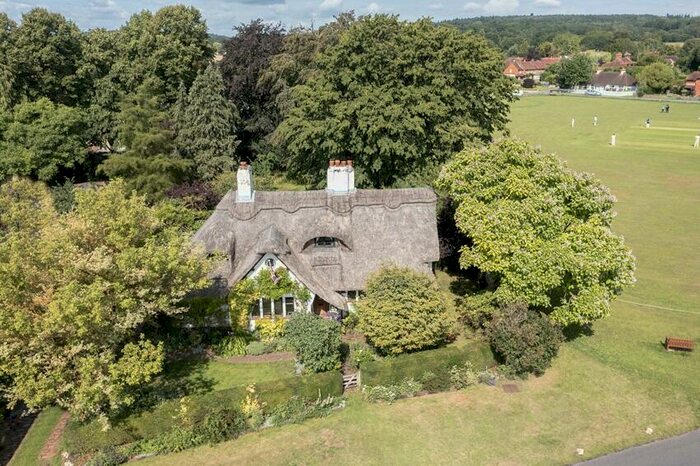 4 Bedroom Detached House For Sale In Littlewick Green, SL6