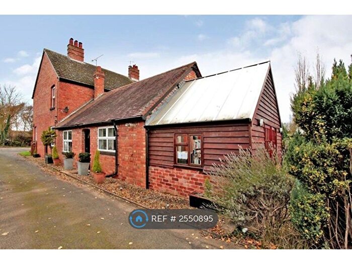 3 Bedroom Semi-Detached House To Rent In Crown East Lane, Worcester, WR2