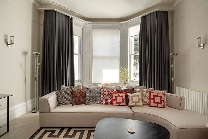 4 Bedroom Flat To Rent In Southwell Gardens, South Kensington, SW7