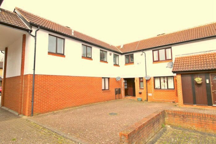 2 Bedroom Maisonette To Rent In Culbertson Lane, Blue Bridge, Milton Keynes, MK13