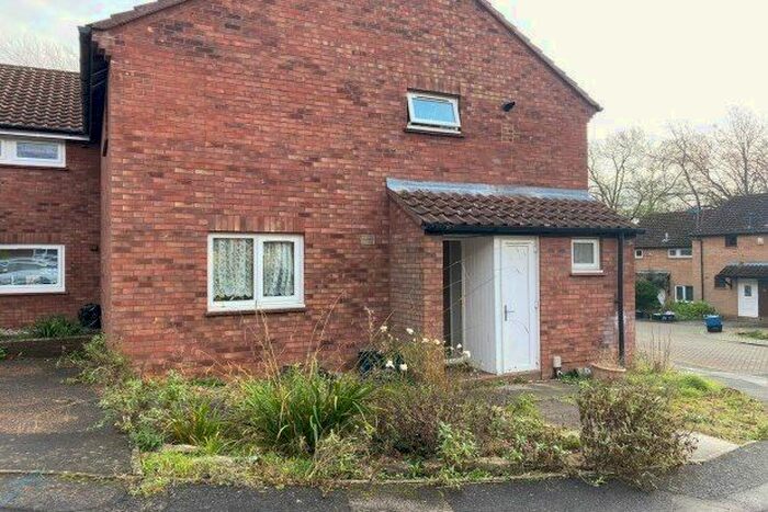 3 Bedroom Property To Rent In Flintcomb Rise, Northampton NN3