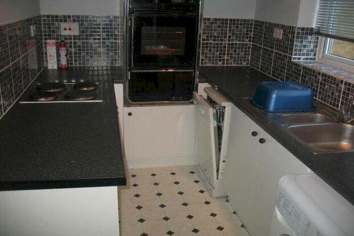 1 Bedroom Flat To Rent In Harrowby Drive, Newcastle, ST5