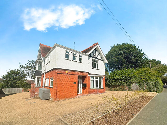 1 Bedroom Flat To Rent In Ladysmith Avenue, Brightlingsea, CO7