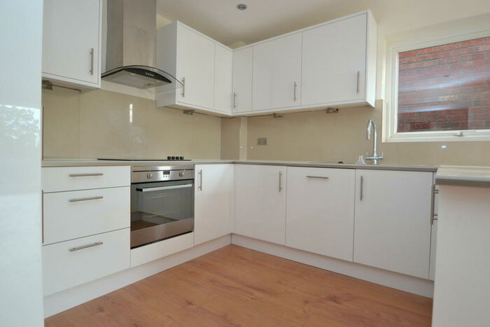 1 Bedroom Apartment To Rent In Surbiton, KT5