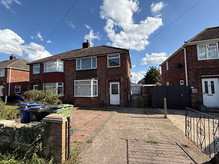 3 Bedroom Semi-Detached House To Rent In Pelham Road, Immingham, DN40