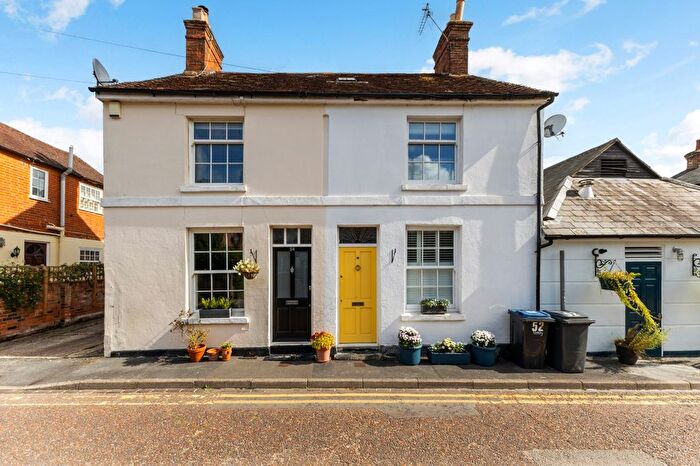 3 Bedroom Semi-Detached House For Sale In Long Garden Walk, Farnham, United Kingdom, GU9