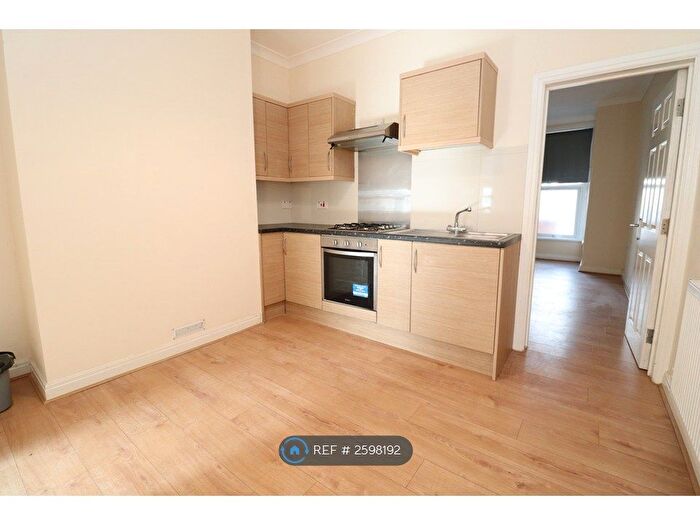 2 Bedroom Flat To Rent In Ashgrove Road, Ilford, IG3