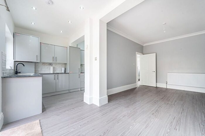 3 Bedroom Terraced House To Rent In Dalmeny Avenue, Norbury, London, SW16