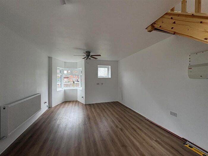 1 Bedroom Semi Detached House To Rent In Oxford Road, Tilehurst, Reading, RG30