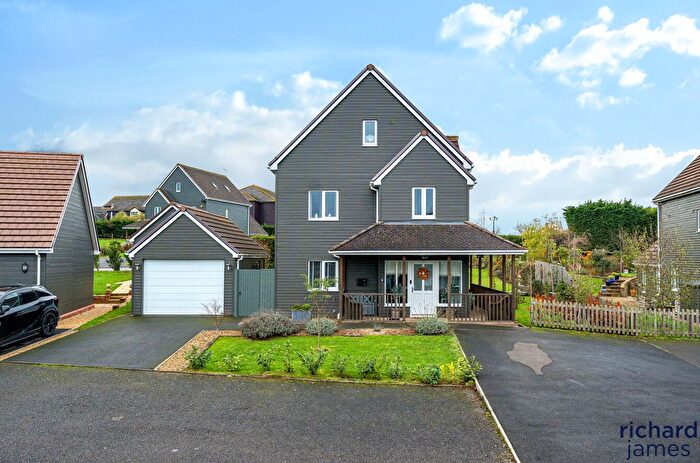 4 Bedroom Detached House For Sale In Wiltshire Crescent, Wiltshire Leisure Village, Royal Wootton Bassett, SN4