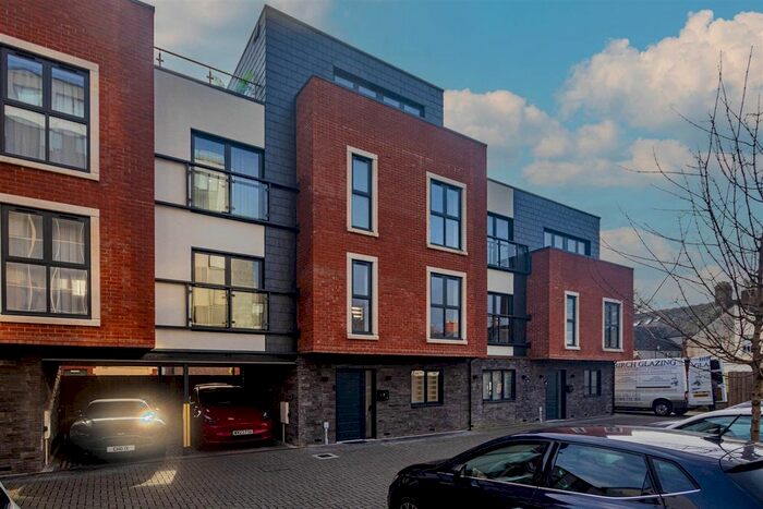 3 Bedroom Town House To Rent In Hamilton Street, Pontcanna, Cardiff, CF11