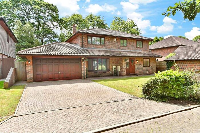 4 Bedroom Detached House For Sale In Lullingstone Close, Hempstead, Gillingham, Kent, ME7