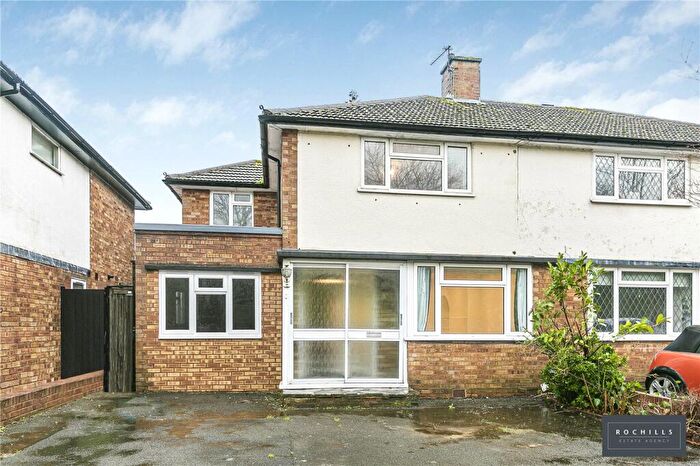 3 Bedroom Semi-Detached House To Rent In Molesey Road, West Molesey, Surrey, KT8