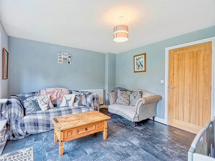 3 Bedroom Detached House For Sale In Cavendish Street North, Old Whittington, Chesterfield, Derbyshire, S41