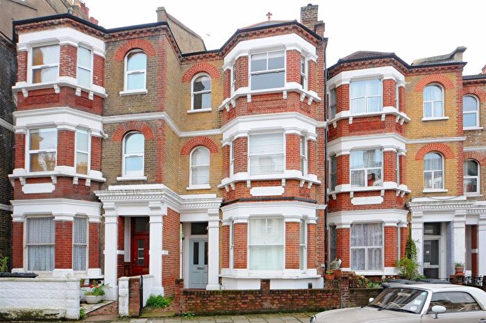 2 Bedroom Flat To Rent In Handforth Road, London, SW9