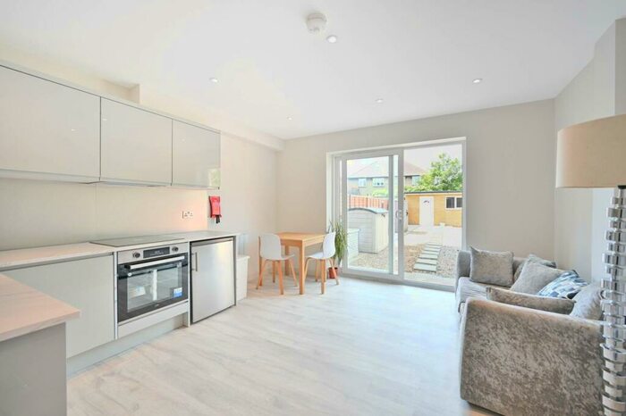 Studio To Rent In Addison Gardens, Surbiton, KT5