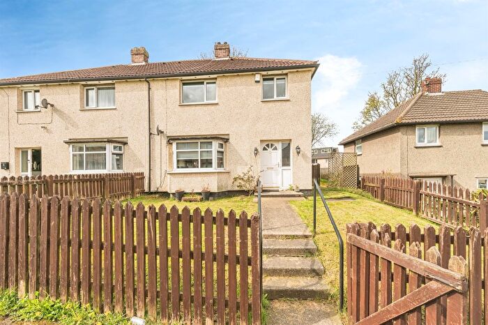 3 Bedroom Semi Detached House For Sale In Camerton Green, Bradford, BD5