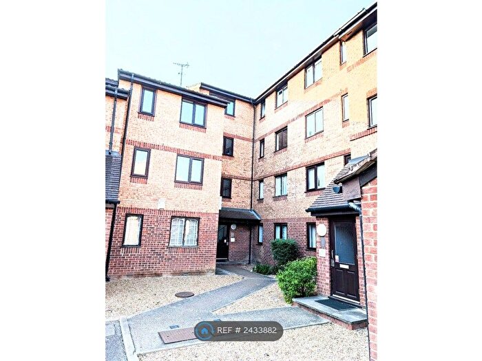 1 Bedroom Flat To Rent In Bridge Meadows, London, SE14