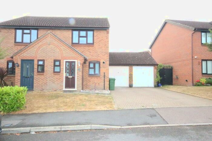 2 Bedroom Semi-Detached House To Rent In The Weavers, Maidstone, Kent, ME16