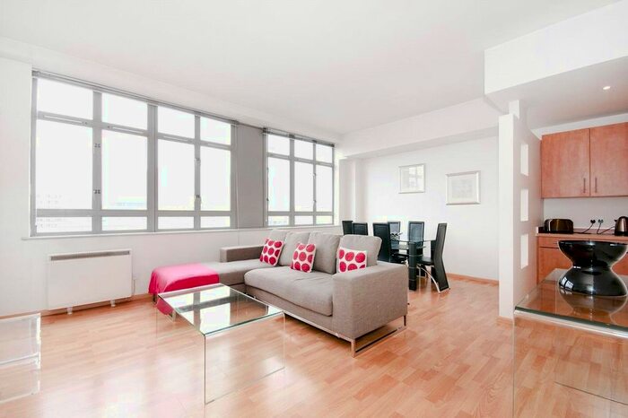 2 Bedroom Flat To Rent In City Road, London EC1V