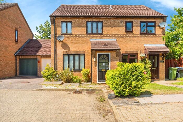 4 Bedroom Semi Detached House For Sale In Rillington Gardens, Emerson Valley, Milton Keynes, MK4