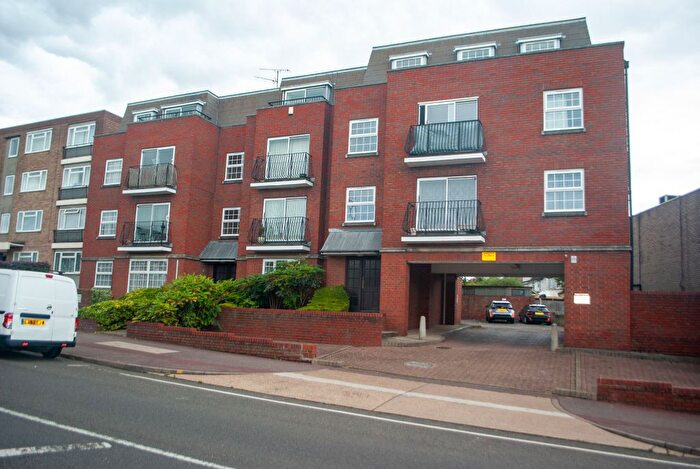 2 Bedroom Flat To Rent In Scott House, London Road, Leigh-On-Sea, SS9