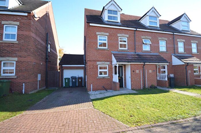 3 Bedroom Semi-Detached House To Rent In Leland Close, Lincoln, LN2