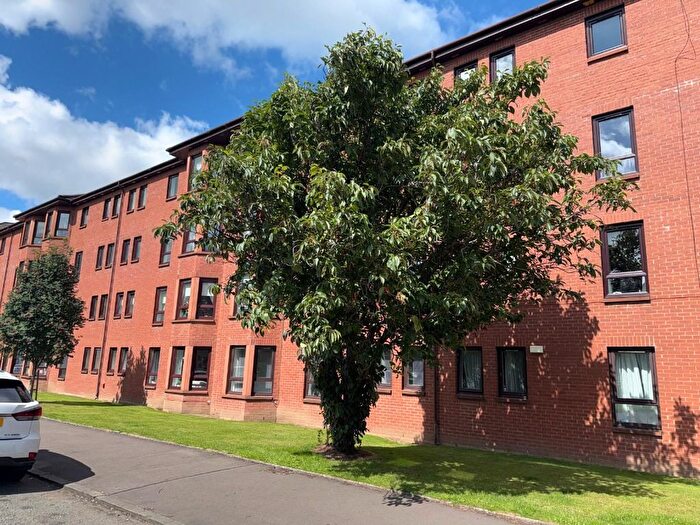 2 Bedroom Flat To Rent In Durward Court, Shawlands, Glasgow, G41