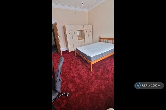 4 Bedroom Flat To Rent In Queen Margaret Drive - Hmo, Glasgow, G20