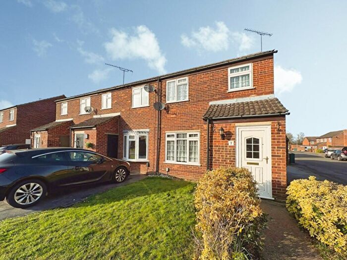 3 Bedroom End Of Terrace House For Sale In Peggotty Close, Chelmsford, CM1