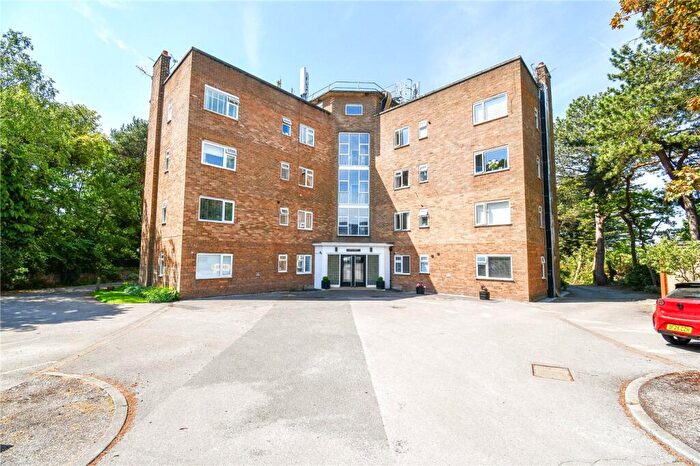 2 Bedroom Flat For Sale In Telegraph Road, Heswall, Wirral, CH60