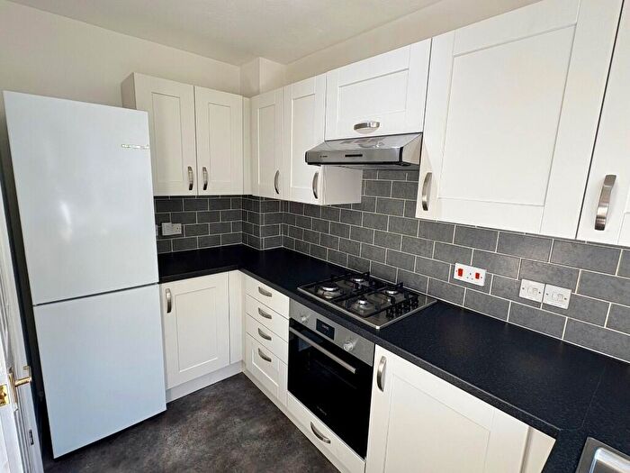 2 Bedroom End Of Terrace House To Rent In Keats Avenue, Redhill, Surrey, RH1