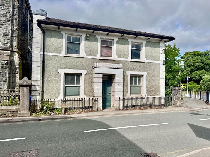 House For Sale In Station Road, Llanrwst, LL26