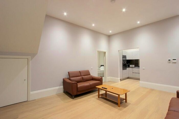 1 Bedroom Flat To Rent In Crown Drive, Farnham Royal, Slough SL2