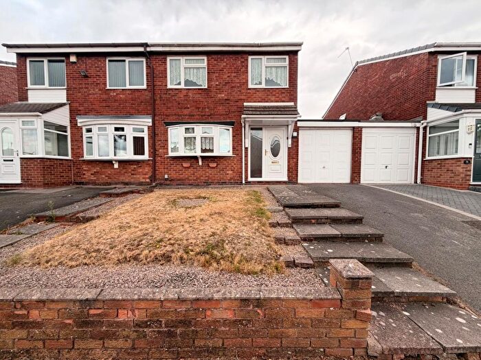 3 Bedroom Semi Detached House To Rent In Swallow Avenue, Smiths Wood, Birmingham, B36