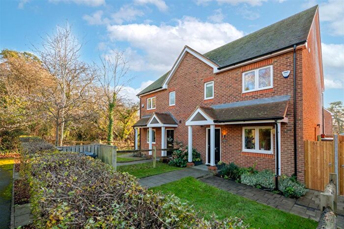 4 Bedroom Property For Sale In Kings Cross Lane, South Nutfield, Redhill, RH1