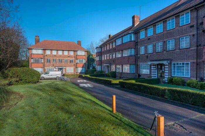 2 Bedroom Flat To Rent In Hanger Lane, Ealing, W5