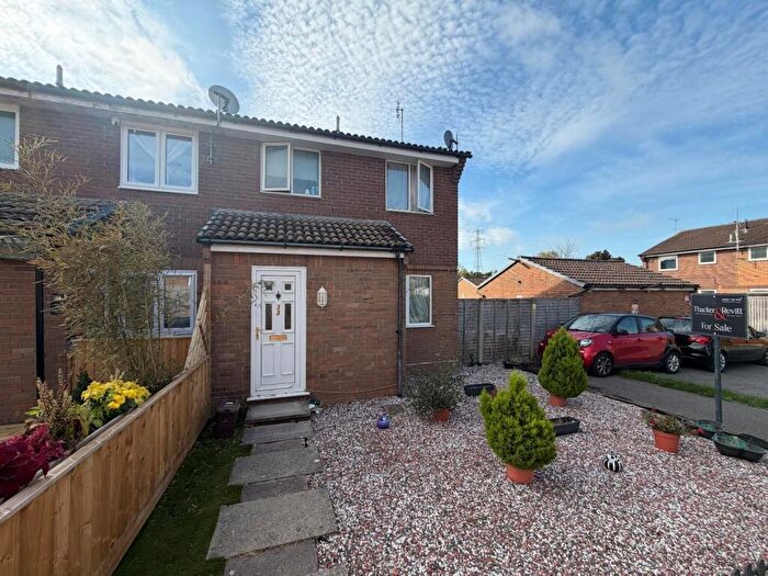 3 Bedroom End Of Terrace House For Sale In Chetnole Close, Canford Heath, Poole, BH17