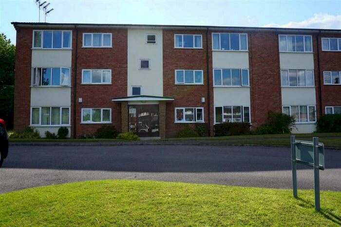 2 Bedroom Flat To Rent In Arosa Drive, Birmingham, B17