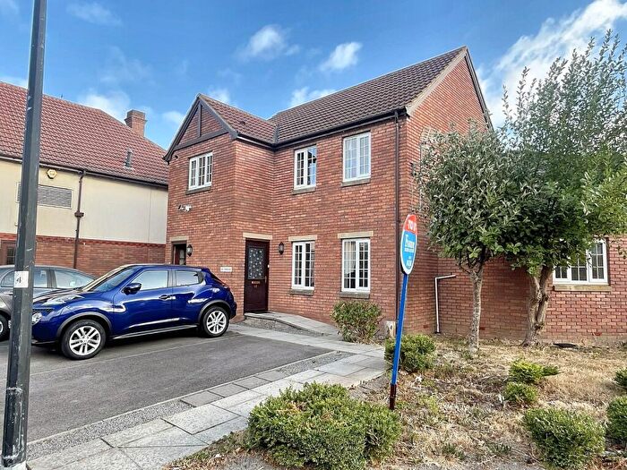 2 Bedroom Flat To Rent In Lilac Way, Wick St. Lawrence, Weston-super-mare, North Somerset., BS22