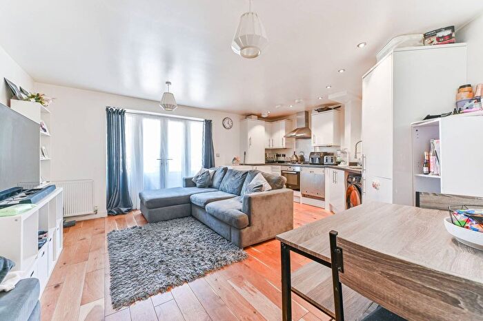 2 Bedroom Flat For Sale In Bishops Road, Croydon, CR0