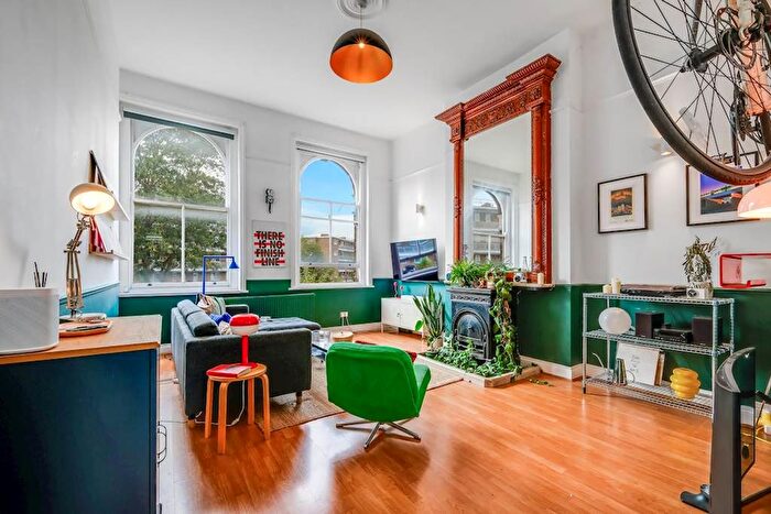 2 Bedroom Flat To Rent In Grove Street, London, SE8