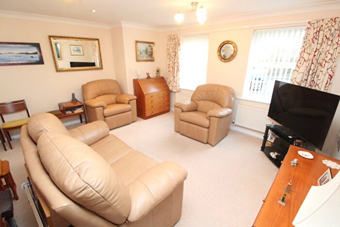 2 Bedroom Flat For Sale In Lock Keeper Close, Wigston, LE18